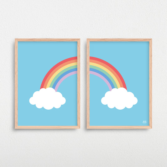Plakater til børn af en farverig regnbue på en himmel med skyer.